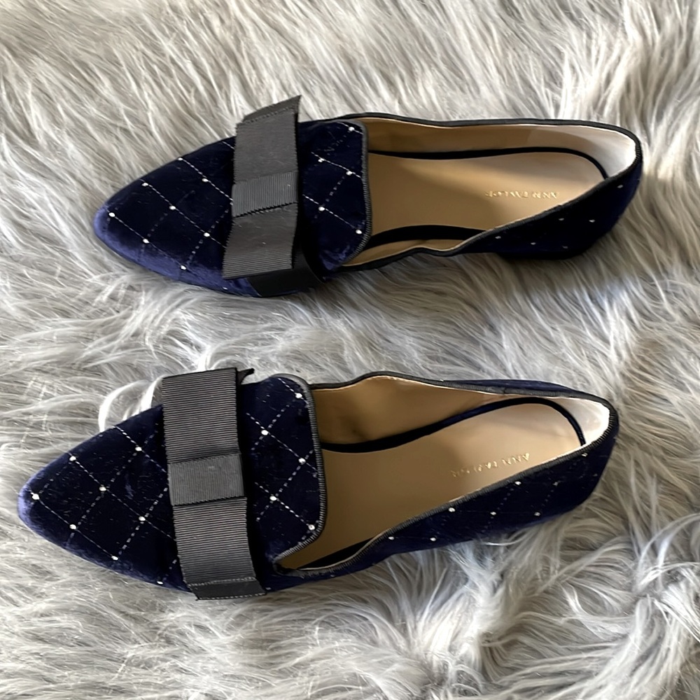 Ann Taylor Suede pointed toe Flats/Loafer - Picture 2 of 6